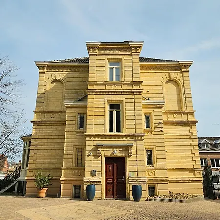 Hotell Valkenburg 3*